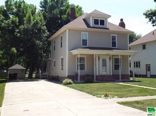 334 3rd St, Ashton, IA 51232