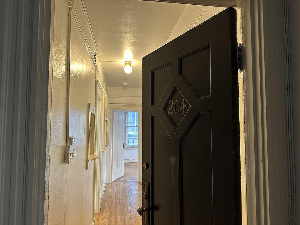 1st image of 1101 Pine St APT 204