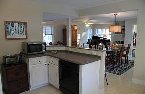 Open to Breakfast/family room