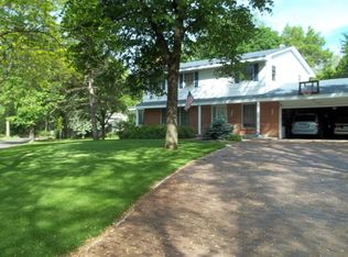 14860 Lloyds Dr, Minnetonka, MN 55345