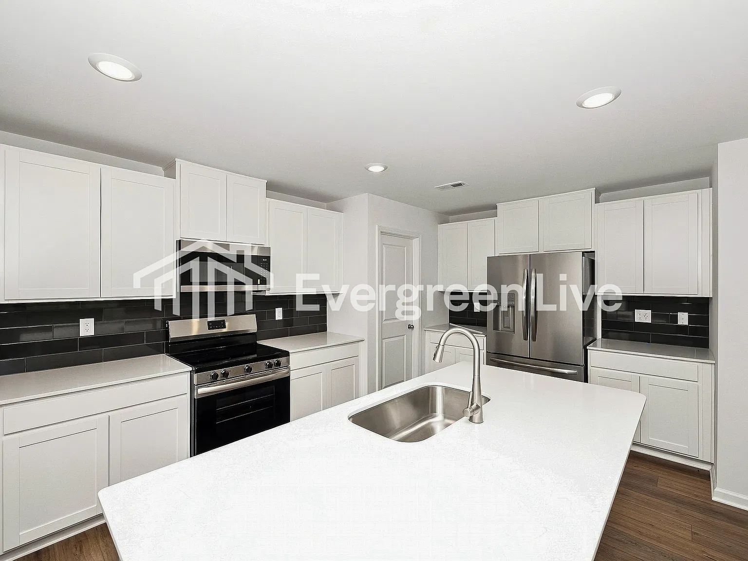 5 bed, 3.0 bath, 2578 sqft, $2,085 — Photo 3