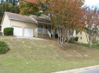 6221 Ivy Springs Dr, Flowery Branch, GA 30542