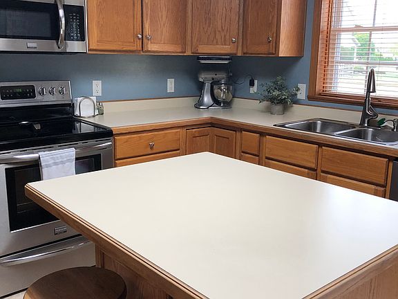 5th image of 1227 Finch Dr