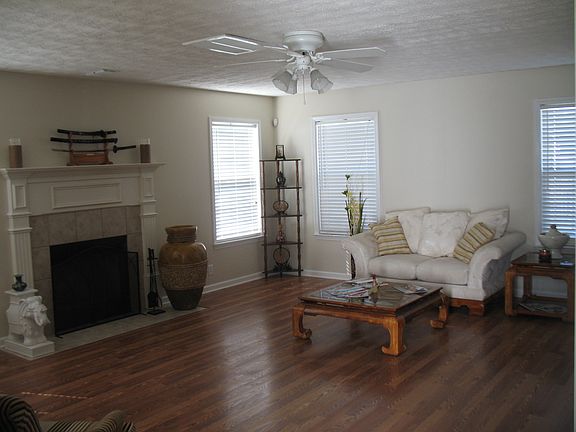 Living room @ entrance