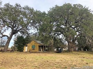 623 Sanches Ave, Pleasanton, TX 78064