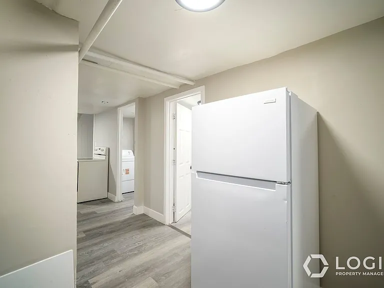 2743 Liberty Ave #B — Photo 8