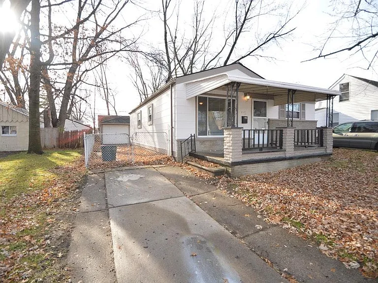 86 E Dallas Ave — Photo 1