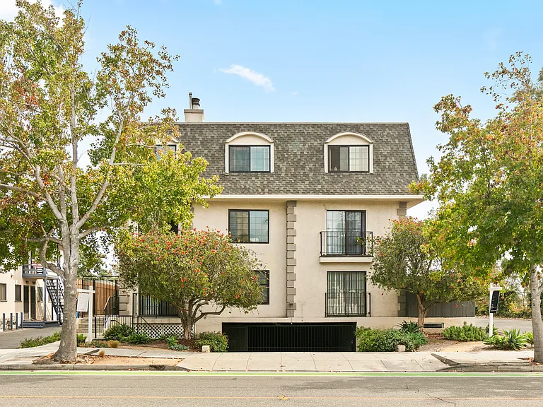 1020 Ocean Park Blvd #7 — Photo 9