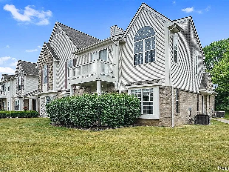 1st image of 228 Brookwood Dr Unit 7