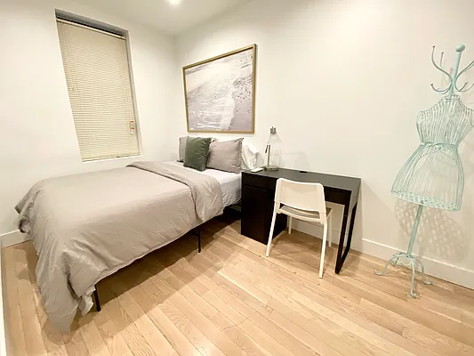 Rented by REAL New York | media 36