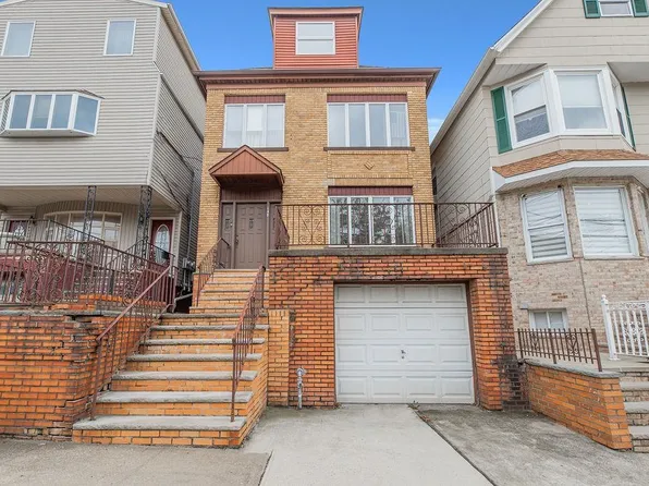 148 W 30th St, Bayonne, NJ 07002