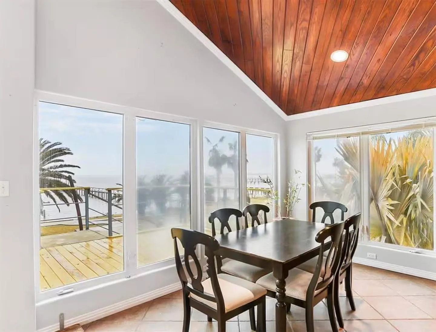 4 bed, 3.0 bath, 2200 sqft, $3,600 — Photo 2