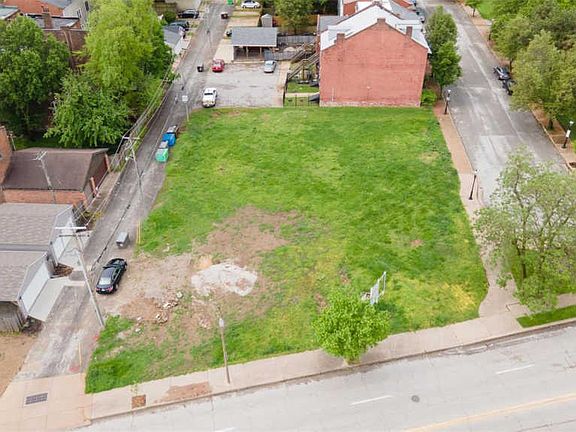 2nd image of 1400 Menard St #1408