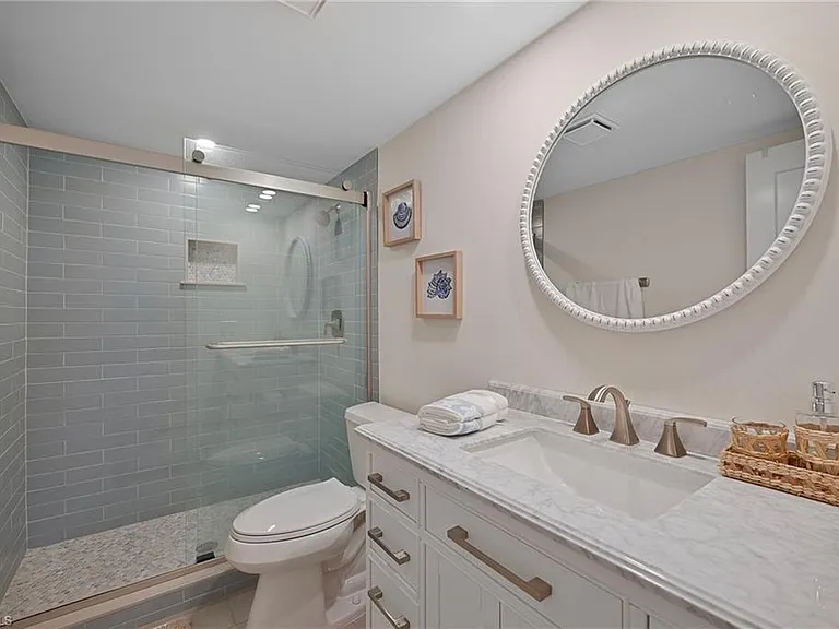 1950 Gulf Shore Blvd N #108 — Photo 10