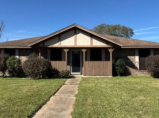 1011 Newport Blvd, League City, TX 77573