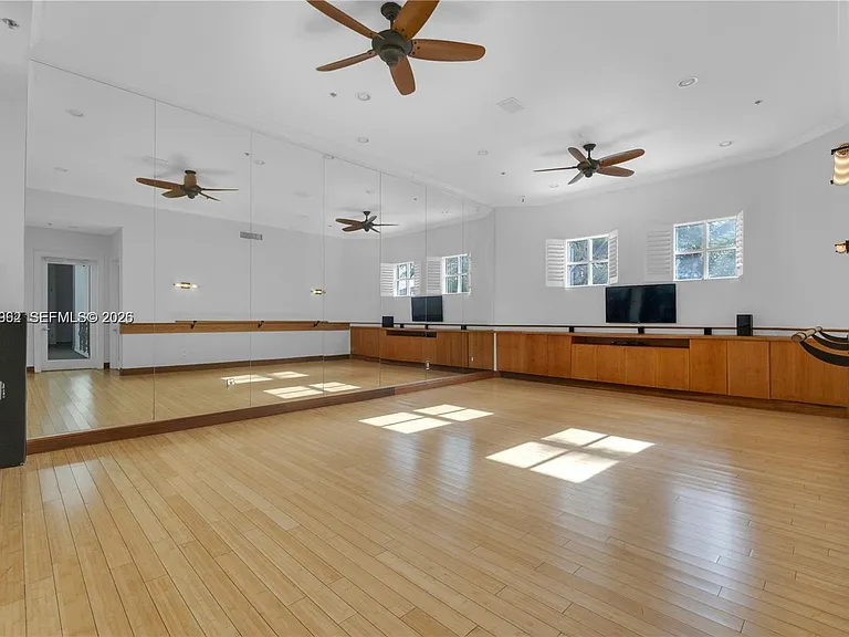 3235 NE 184th St #11103 — Photo 22