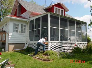 6662 N Oak Rd, Freeport, IL 61032