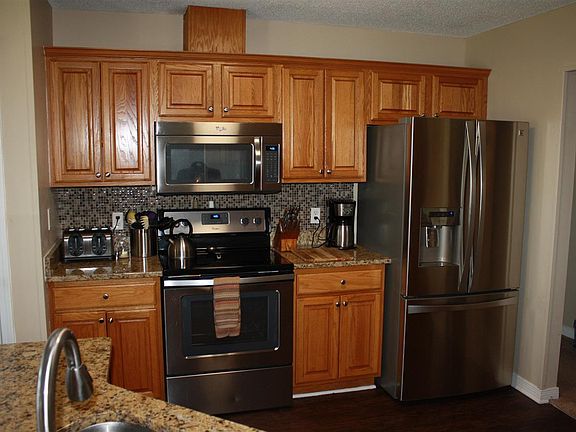 5th image of 2745 Southern Oaks Dr