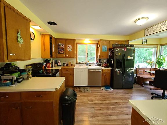 2nd image of 5208 E Court St