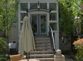 1831 W Henderson St, Chicago, IL 60657