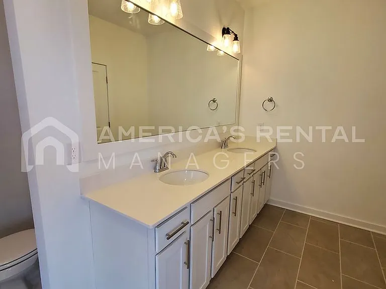 4676 Casablanca Dr — Photo 13