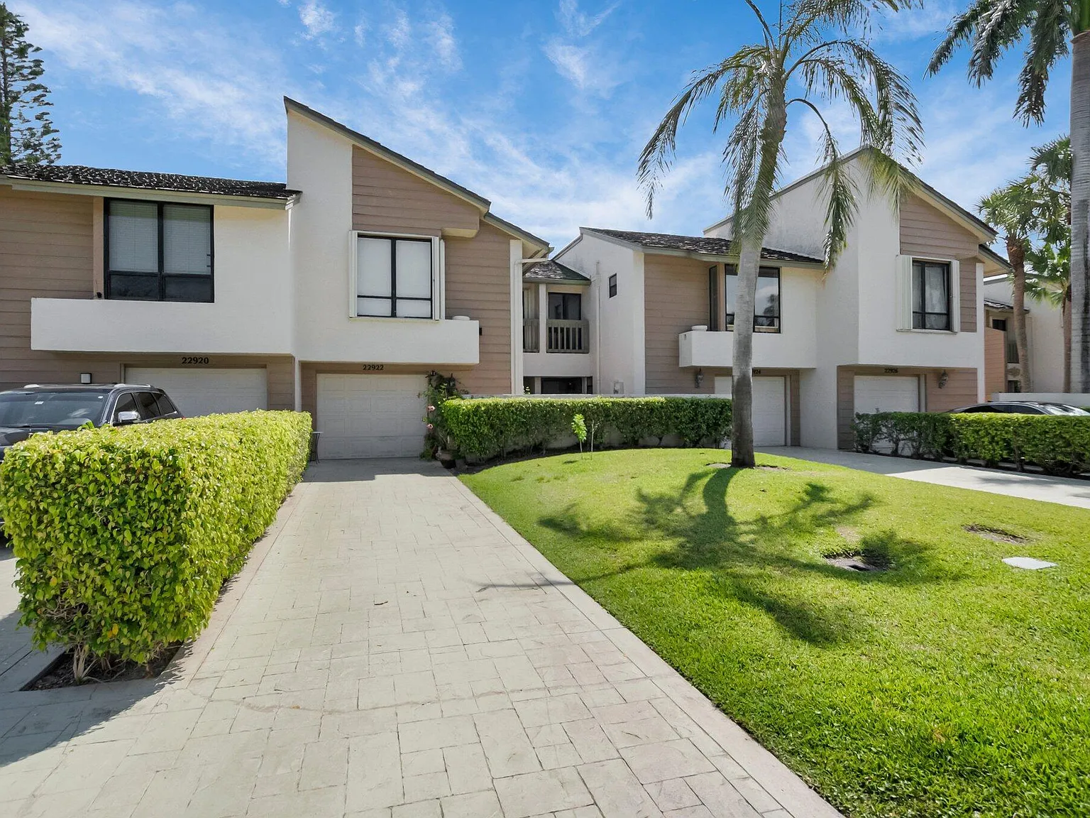 3 bed, 3.0 bath, 2105 sqft, $3,800 — Photo 4