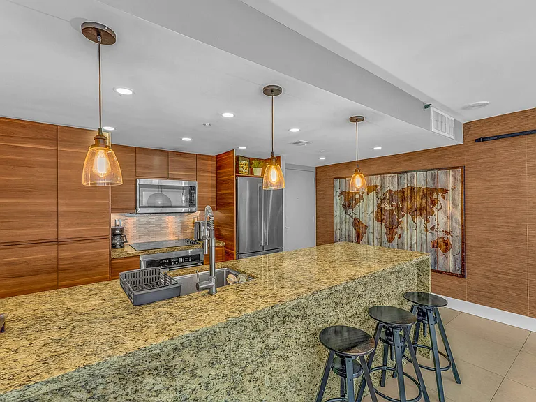 7601 E Treasure Dr #416 — Photo 7