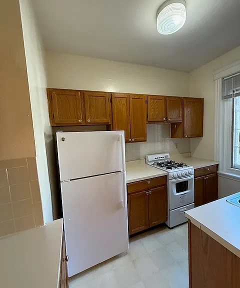 37-41 Wendell St #2L — Photo 1