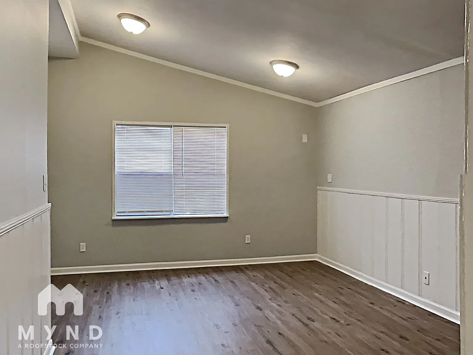3 bed, 1.5 bath, 1218 sqft, $1,075 — Photo 4