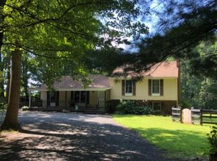 11399 Crest Hill Rd, Marshall, VA 20115