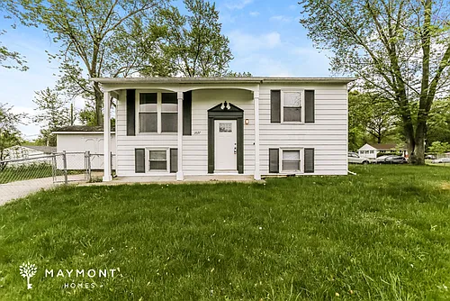 2637 Sherborne Cres Photo 1