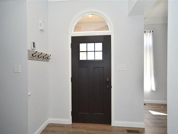 3rd image of 1123 Brookway Dr
