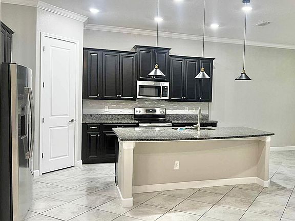 4th image of 2766 Hilliard Dr