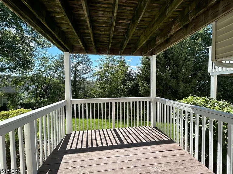 2501 Vantage Ct — Photo 19