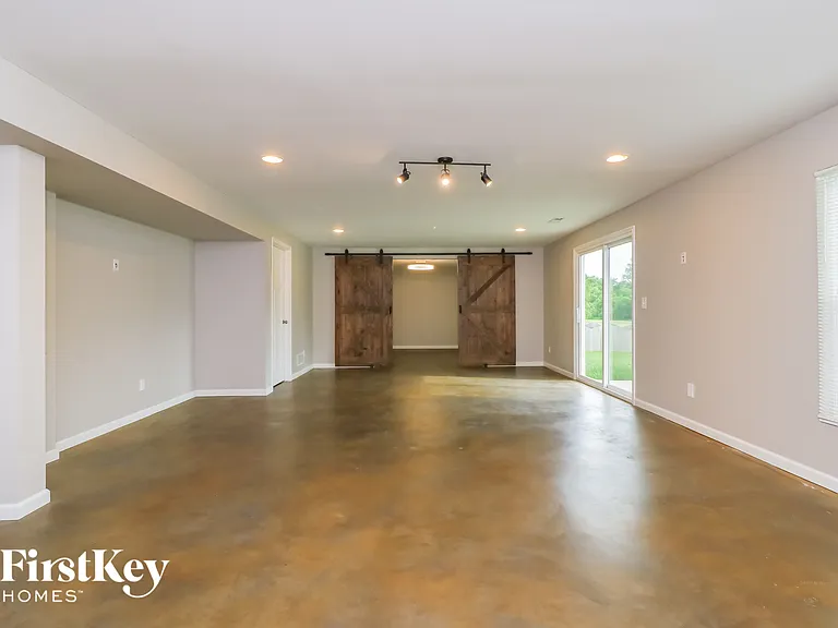 163 Briarwood Dr — Photo 7