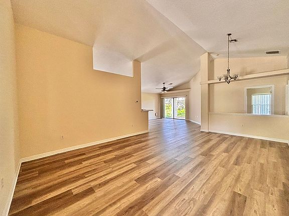 3rd image of 10416 Stone Park Dr