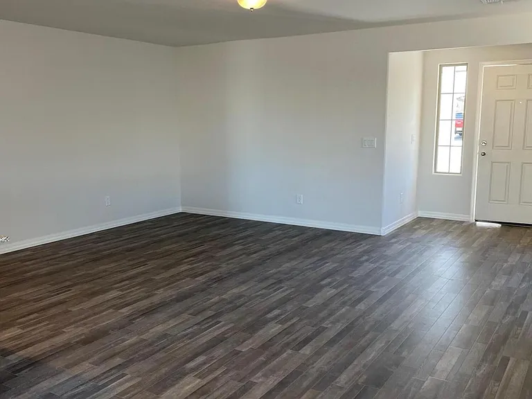 2062 E Julian Dr — Photo 3