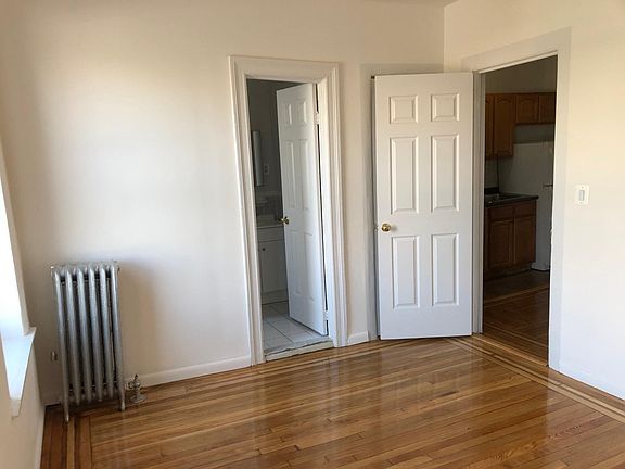 5th image of 3230 Steuben Ave APT D4