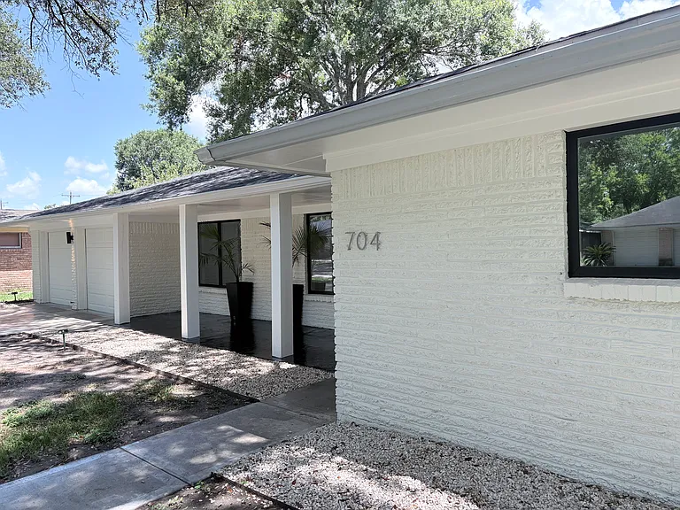 704 Fleetwood St — Photo 54