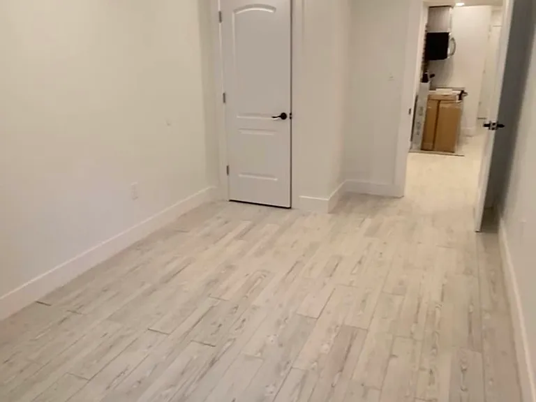 827 Gates Ave #1 — Photo 10