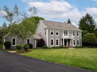 11134 N Wyngate Trce, Mequon, WI 53092