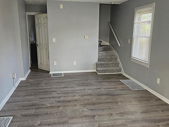 4th image of 352 N Elder Ave