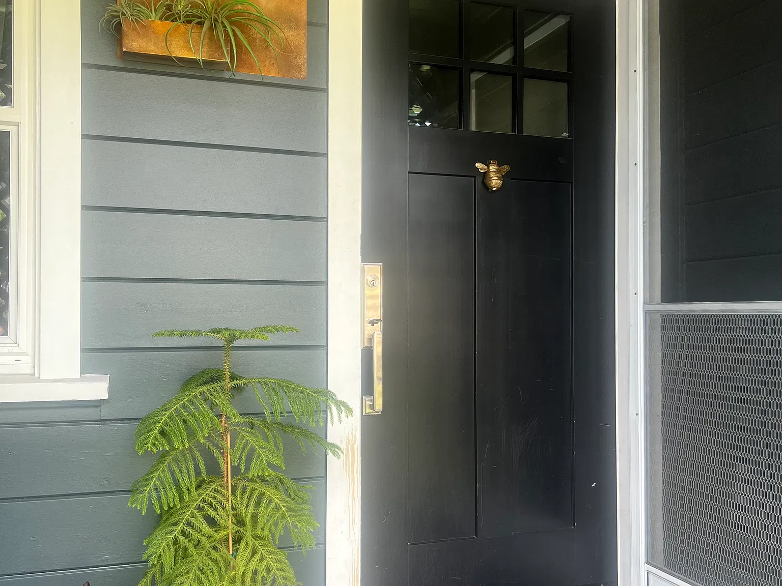 4 bed, 1300 sqft, $3,550 — Photo 1
