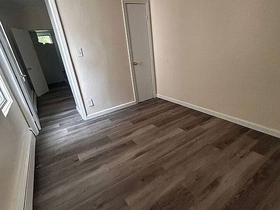 4th image of 484 Walnut St