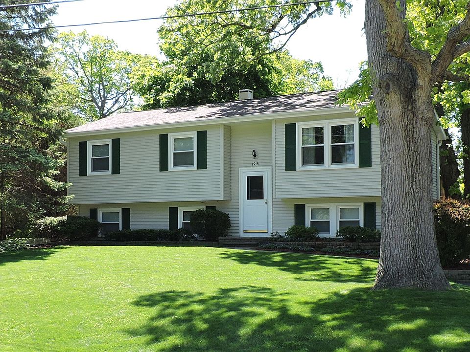 1st image of 1915 Elmwood Dr