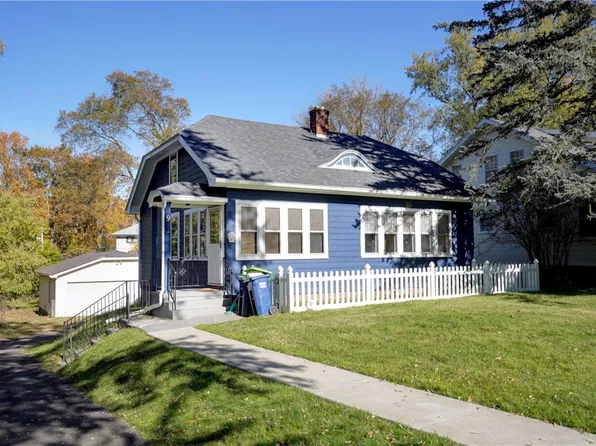 9 Brook Rd, Pittsford, NY 14534