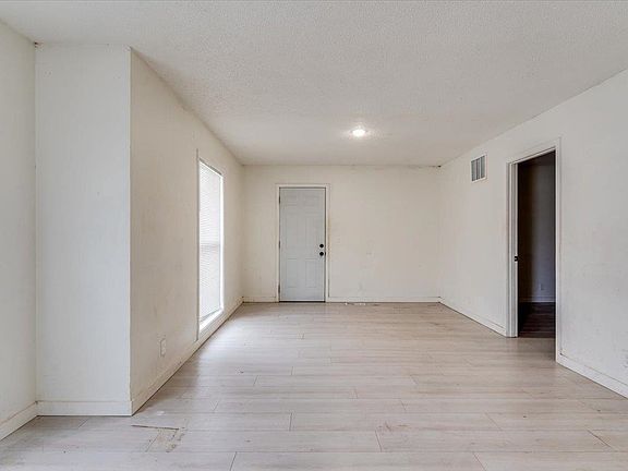 4th image of 1502 E Del Mar St