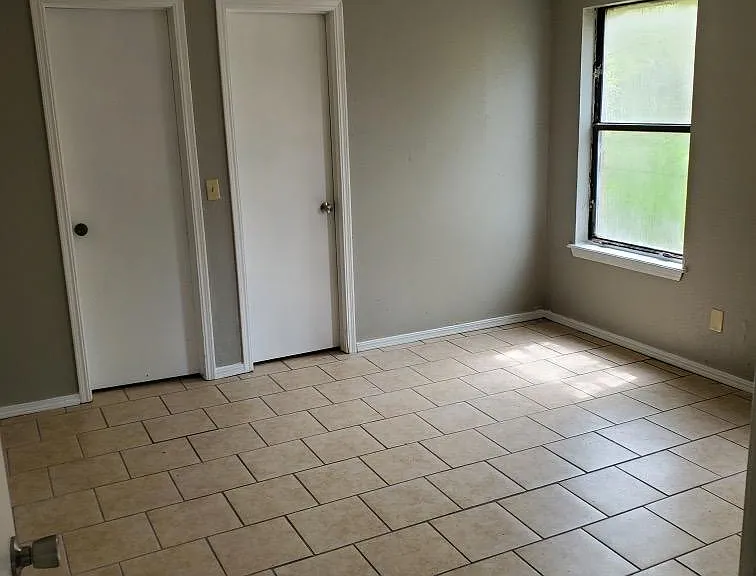 2012 Eastridge Dr — Photo 6