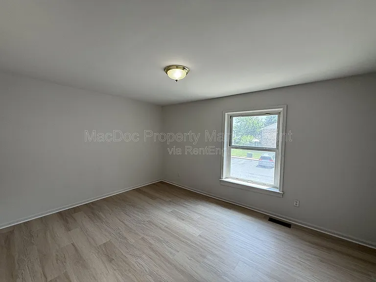 809 Denton Cir — Photo 22