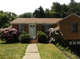 416 Lee Dr, Pittsburgh, PA